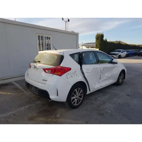 TOYOTA AURIS '2013 ACTIVE BLANCO