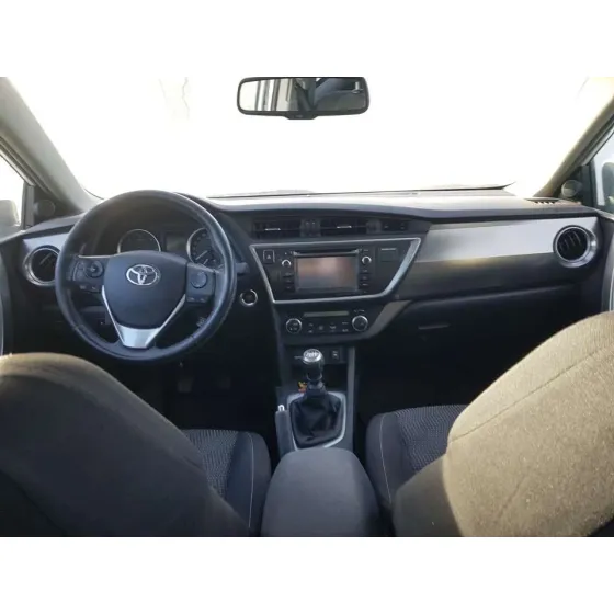 TOYOTA AURIS '2013 ACTIVE BLANCO