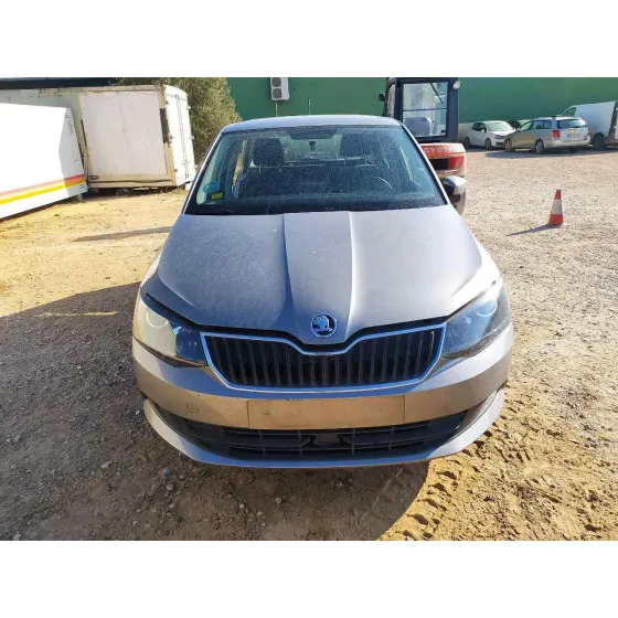 SKODA FABIA '2018 AMBITION BEIG OSCURO