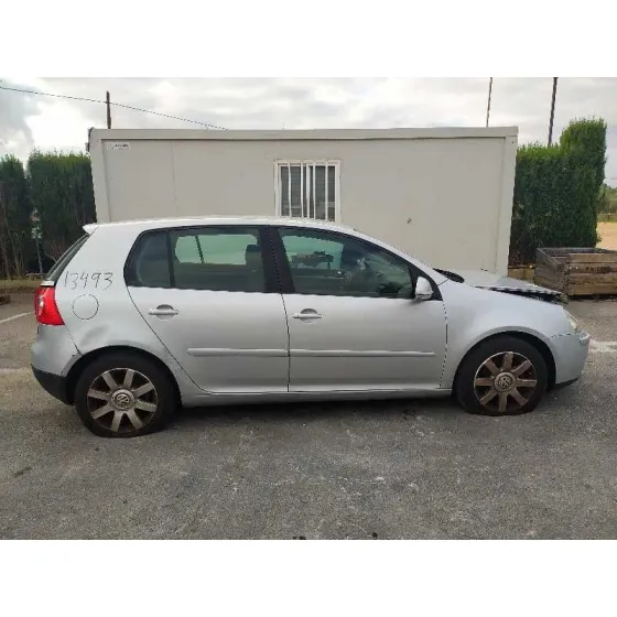 VOLKSWAGEN GOLF V BERLINA (1K1) '2004 TRENDLINE GRIS