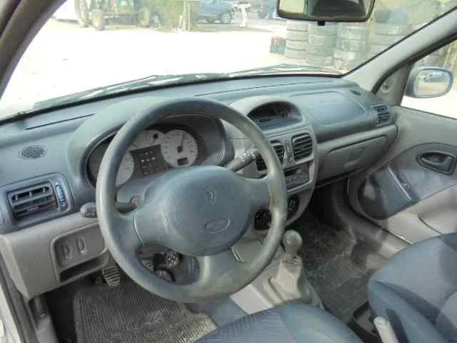 RENAULT CLIO II FASE I (B/CBO) RENAULT CLIO II FASE I (B/CBO) '2001 1.2 16V TECH-LINE (B/CB05/W) GRIS 2001