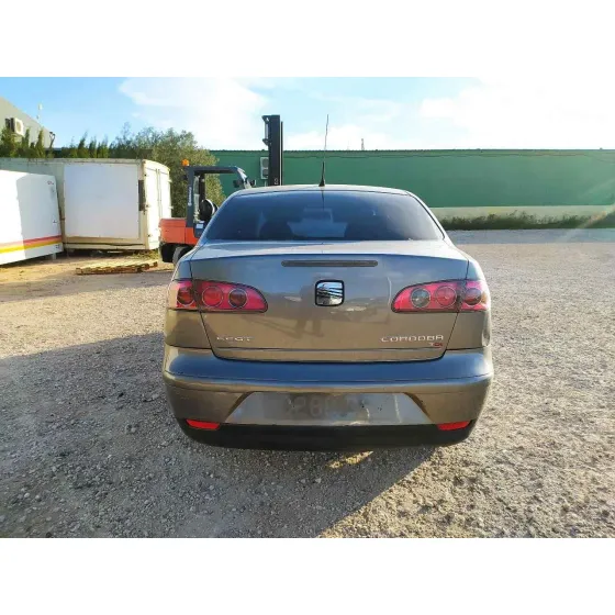 SEAT CORDOBA BERLINA (6L2) '2004 SPORT GRIS OSCURO