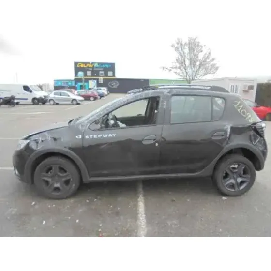 DACIA SANDERO '2017 STEPWAY NEGRO