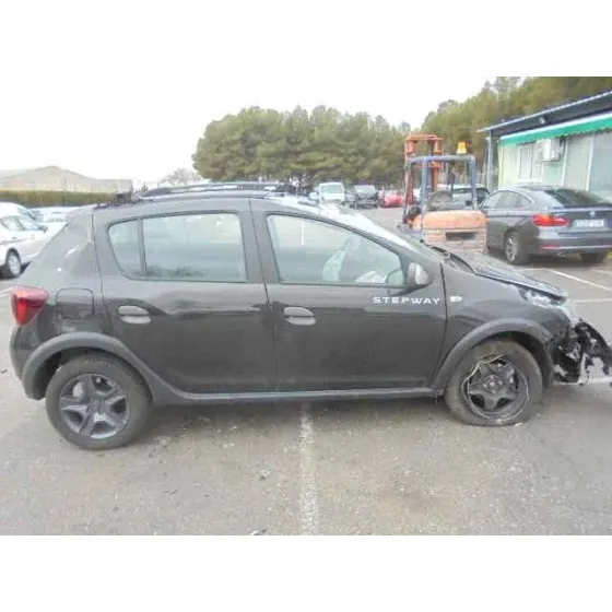 DACIA SANDERO '2017 STEPWAY NEGRO
