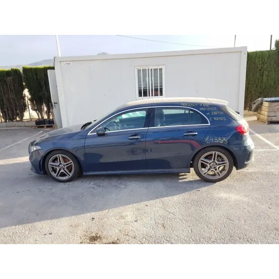 MERCEDES CLASE A (BM 177) '2022 A 180 (177.084) AZUL