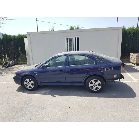 SKODA OCTAVIA BERLINA (1U2) '2002 ELEGANCE AZUL