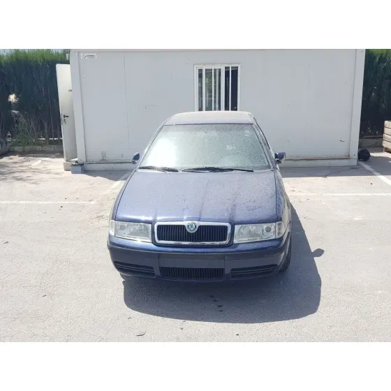 SKODA OCTAVIA BERLINA (1U2) '2002 ELEGANCE AZUL