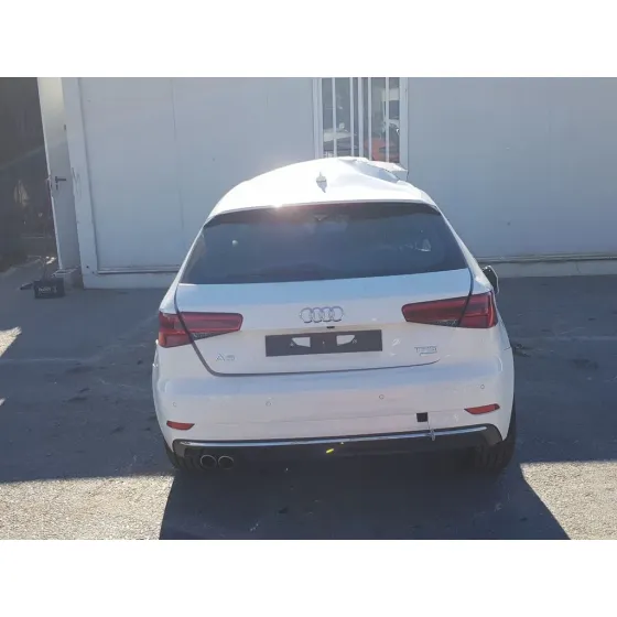 AUDI A3 (8V) '2017 AMBIENTE ULTRA BLANCO