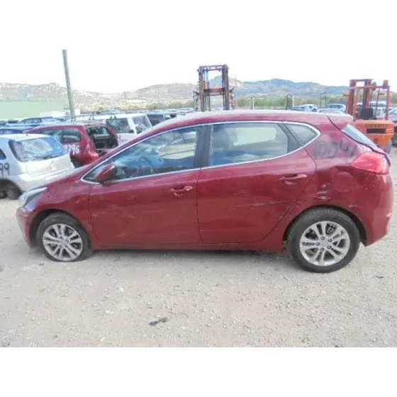 KIA CEE'D '2015 DRIVE GRANATE