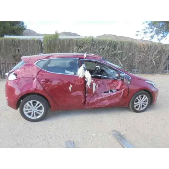 KIA CEE'D '2015 DRIVE GRANATE