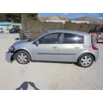 RENAULT MEGANE II BERLINA 5P RENAULT MEGANE II BERLINA 5P '2004 CONFORT AUTHENTIQUE GRIS 2002