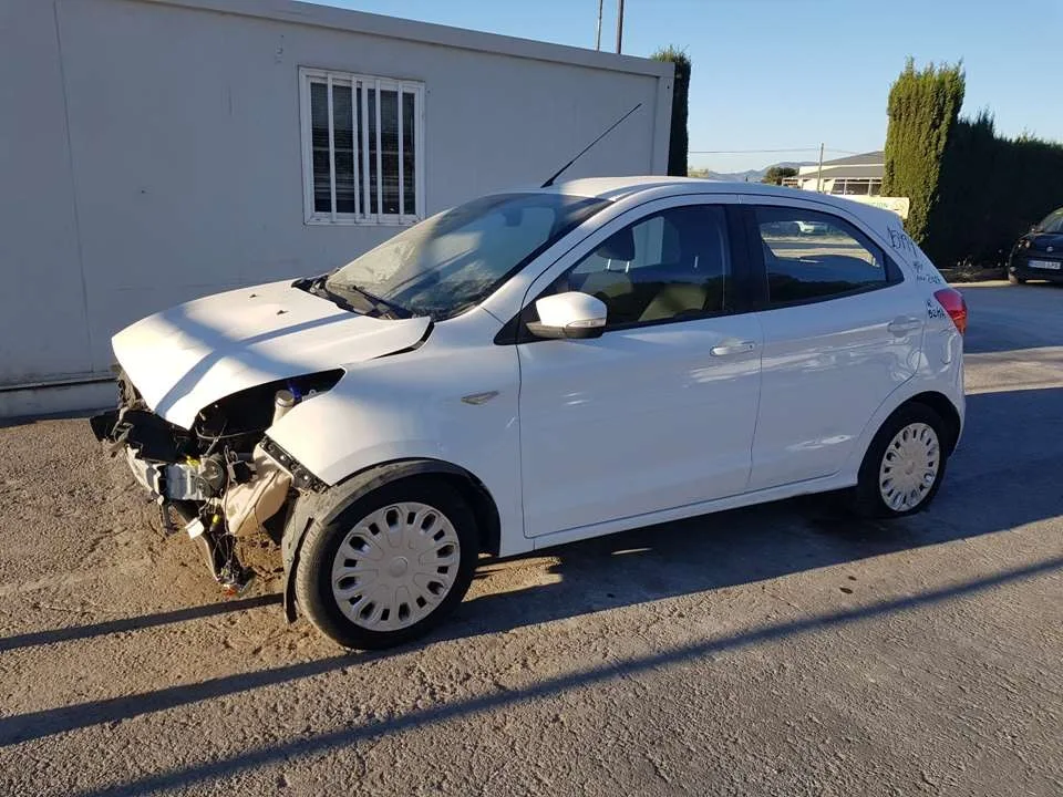 FORD KA+ '2017 ESSENTIAL BLANCO
