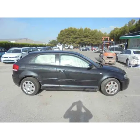 AUDI A3 (8P) '2004 1.6 AMBIENTE NEGRO