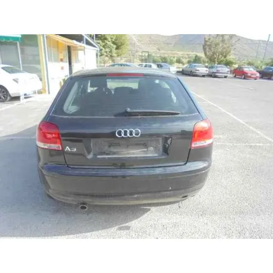 AUDI A3 (8P) '2004 1.6 AMBIENTE NEGRO