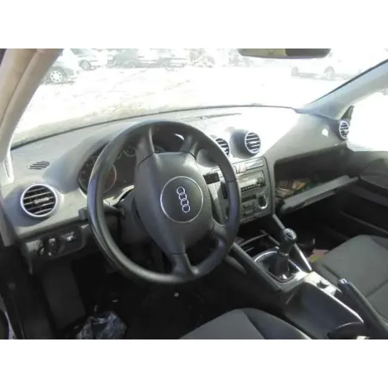 AUDI A3 (8P) '2004 1.6 AMBIENTE NEGRO