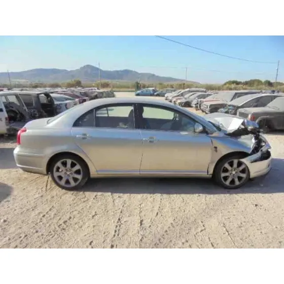 TOYOTA AVENSIS BERLINA (T25) '2003 2.0 EXECUTIVE SEDAN (4-PTAS.) DORADO