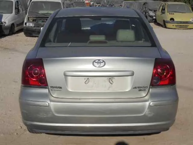 TOYOTA AVENSIS BERLINA (T25) '2003 2.0 EXECUTIVE SEDAN (4-PTAS.) DORADO