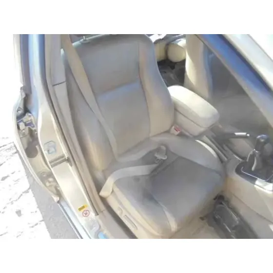 TOYOTA AVENSIS BERLINA (T25) '2003 2.0 EXECUTIVE SEDAN (4-PTAS.) DORADO