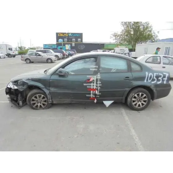 VOLKSWAGEN PASSAT BERLINA (3B3) '2004 ADVANCE VERDE