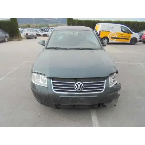 VOLKSWAGEN PASSAT BERLINA (3B3) '2004 ADVANCE VERDE