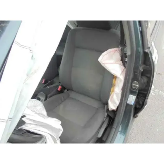 VOLKSWAGEN PASSAT BERLINA (3B3) '2004 ADVANCE VERDE