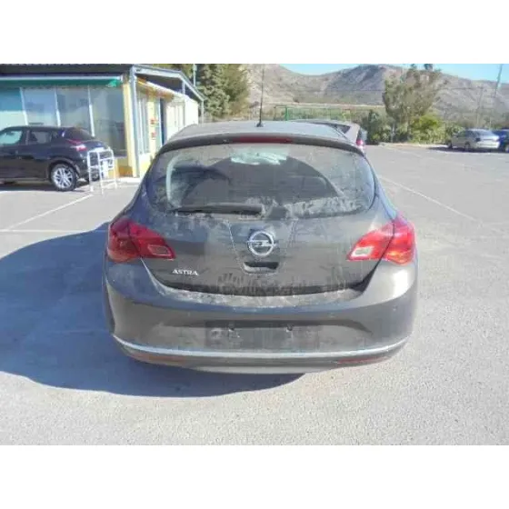 OPEL ASTRA J LIM. '2014 COSMO GRIS OSCURO