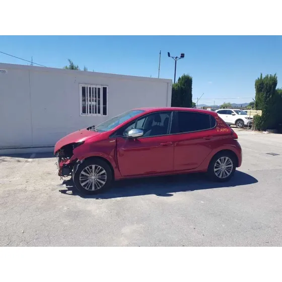 PEUGEOT 208 '2018 STYLE ROJO