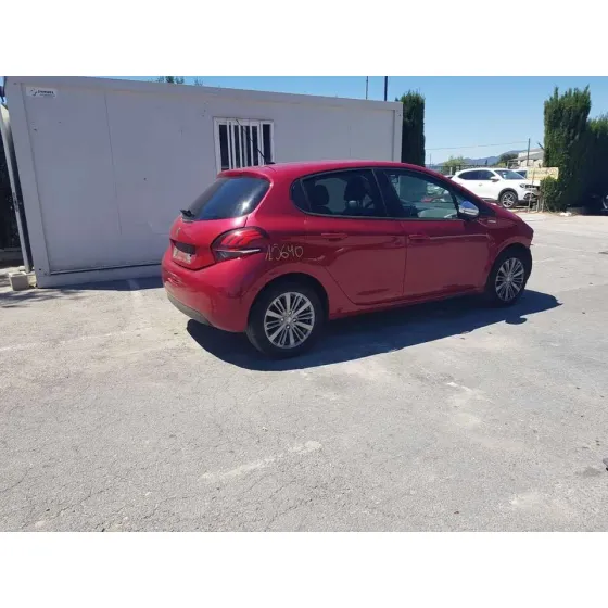 PEUGEOT 208 '2018 STYLE ROJO