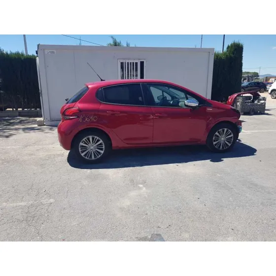 PEUGEOT 208 '2018 STYLE ROJO