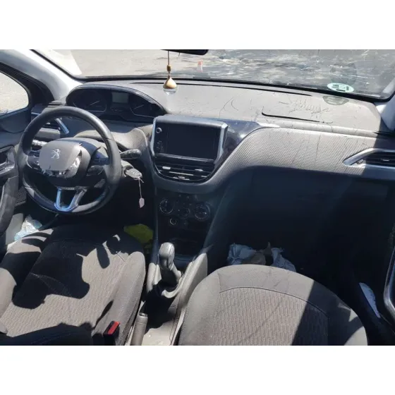 PEUGEOT 208 '2018 STYLE ROJO