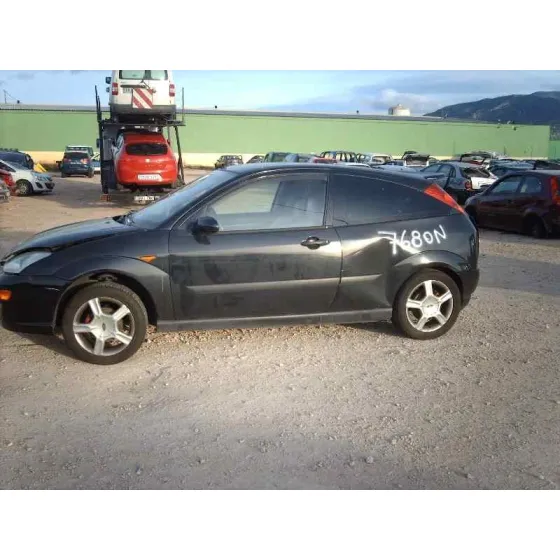 FORD FOCUS BERLINA (CAK) '2001 TREND NEGRO