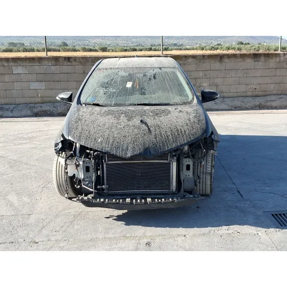Toyota AURIS (_E18_) 2012