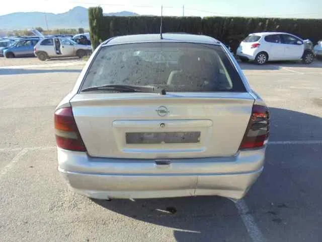 OPEL ASTRA G BERLINA OPEL ASTRA G BERLINA '2004 CLUB GRIS 2002