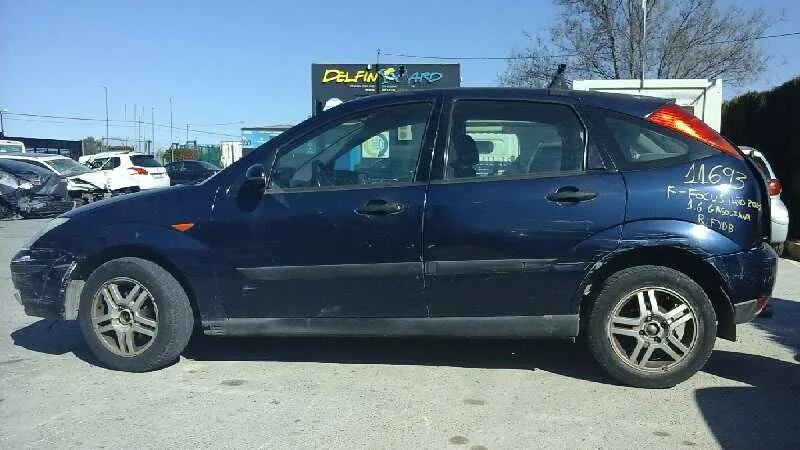 FORD FOCUS BERLINA (CAK) '2001 AMBIENTE AZUL