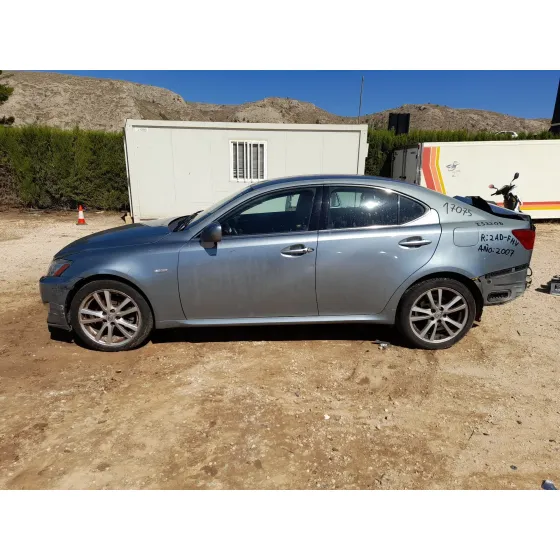 Lexus IS II (_E2_) 2005