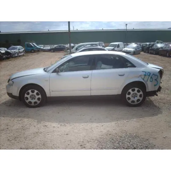 AUDI A4 BERLINA (8E) '2000 1.9 TDI (96KW) GRIS