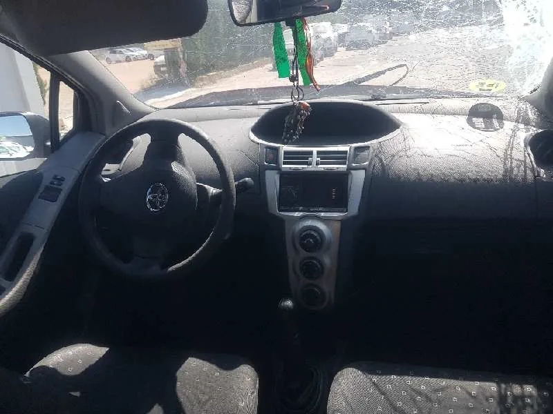 TOYOTA YARIS (KSP9/SCP9/NLP9) '2009 BASICO ROJO