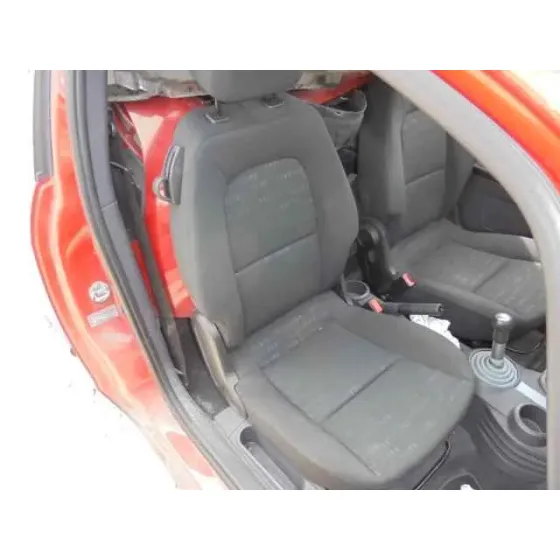 MITSUBISHI COLT BERLINA 3 (CZ) '2006 1.1 INFORM ROJO