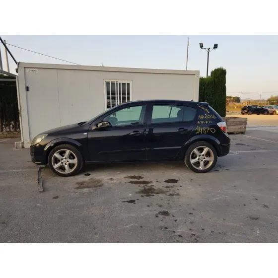 OPEL ASTRA H BERLINA '2006 COSMO NEGRO