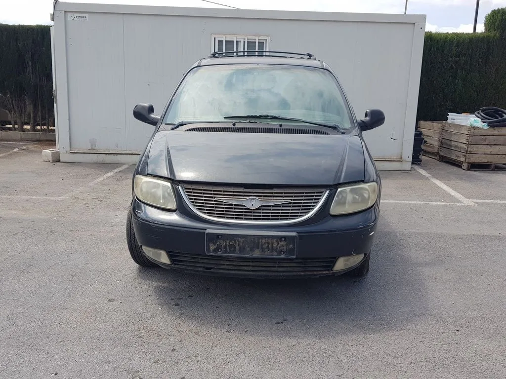 CHRYSLER VOYAGER (RG) '2001 2.4 SE NEGRO