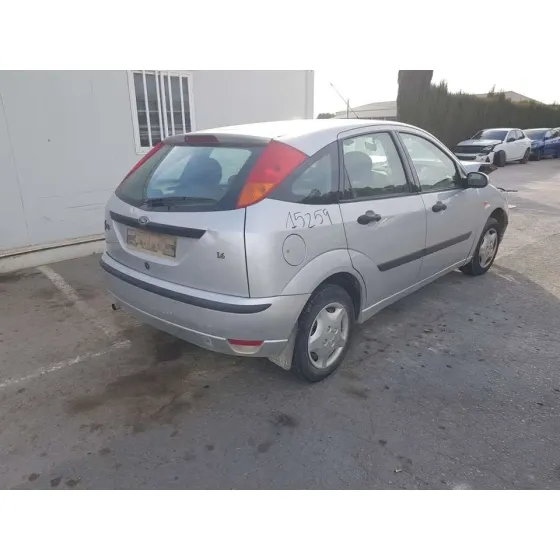 FORD FOCUS BERLINA (CAK) '2004 AMBIENTE GRIS