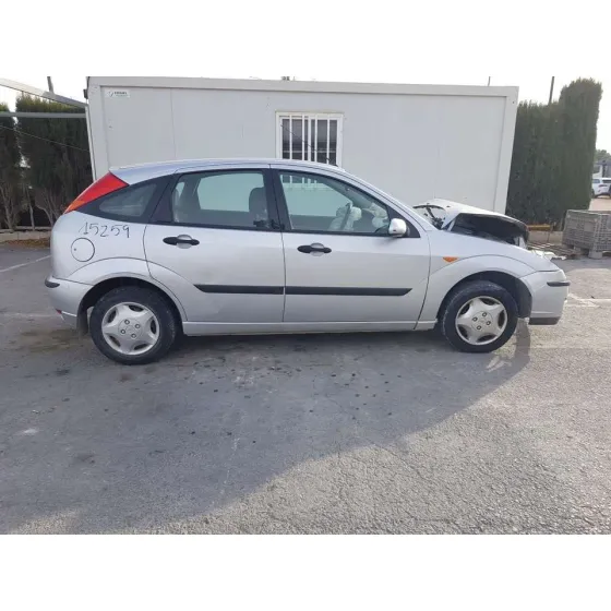 FORD FOCUS BERLINA (CAK) '2004 AMBIENTE GRIS