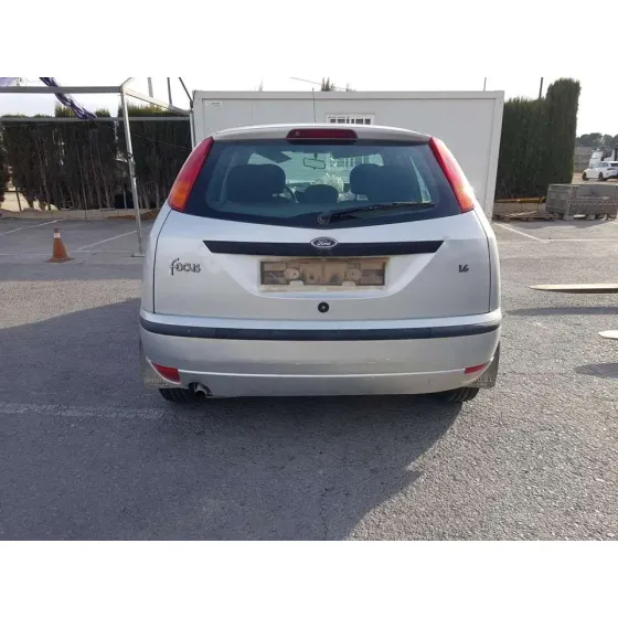 FORD FOCUS BERLINA (CAK) '2004 AMBIENTE GRIS