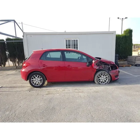 TOYOTA AURIS '2008 BASICO ROJO