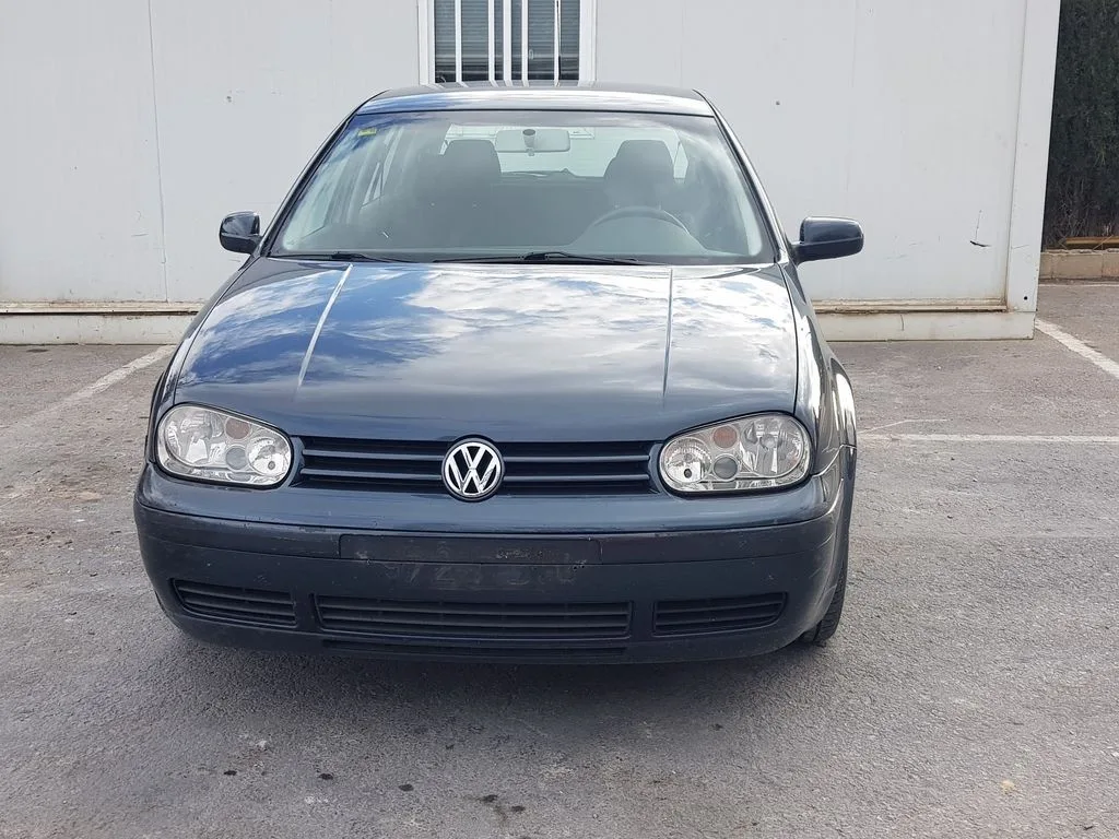 VOLKSWAGEN GOLF IV BERLINA (1J1) '2001 ADVANCE GRIS OSCURO