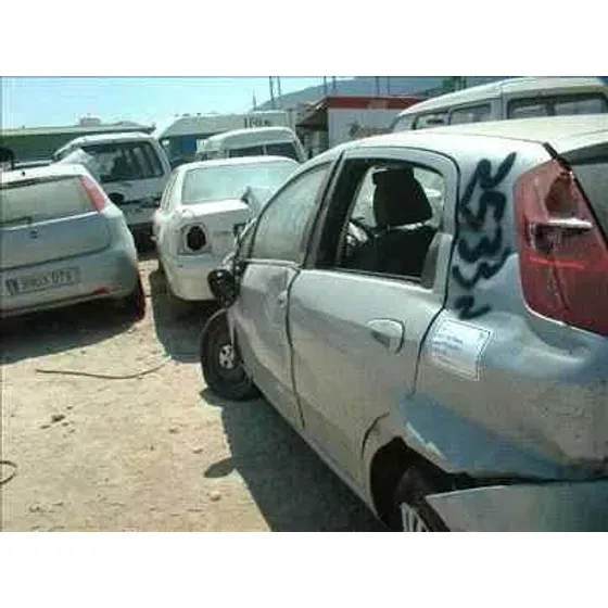 FIAT GRANDE PUNTO (199) '2005 1.4 CAT GRIS