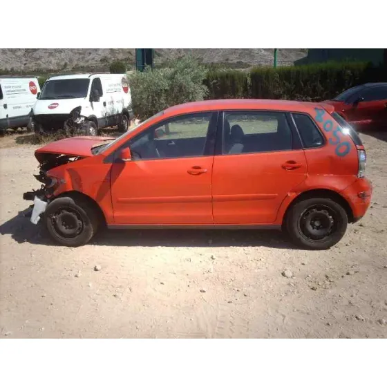 VOLKSWAGEN POLO (9N3) '2006 ADVANCE ROJO