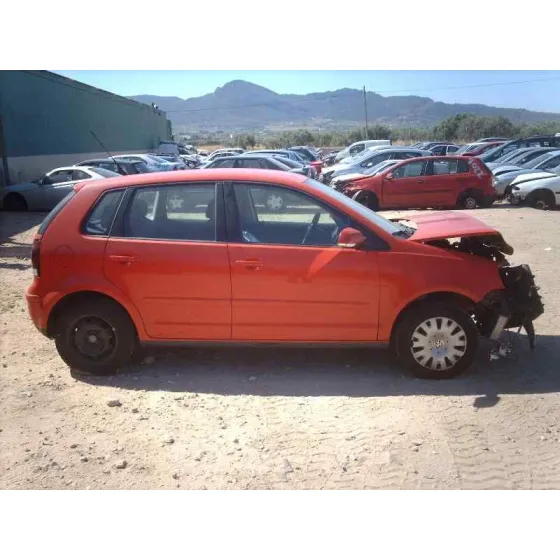 VOLKSWAGEN POLO (9N3) '2006 ADVANCE ROJO