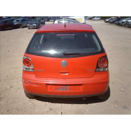 VOLKSWAGEN POLO (9N3) '2006 ADVANCE ROJO