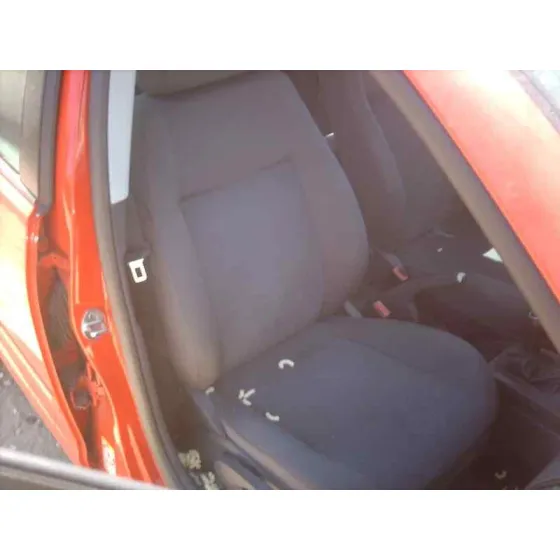 VOLKSWAGEN POLO (9N3) '2006 ADVANCE ROJO